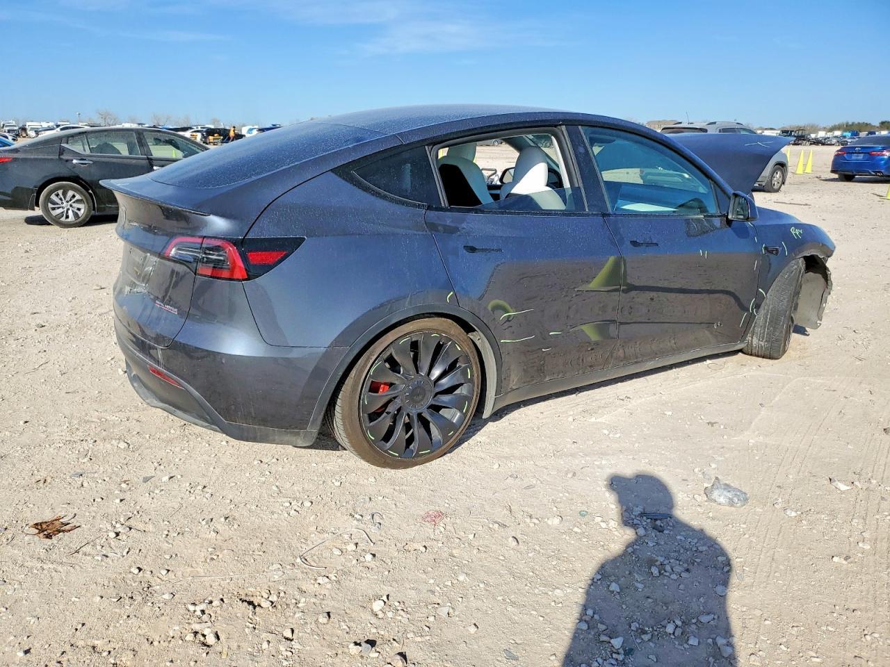 2023 Tesla Model Y - Фото 3