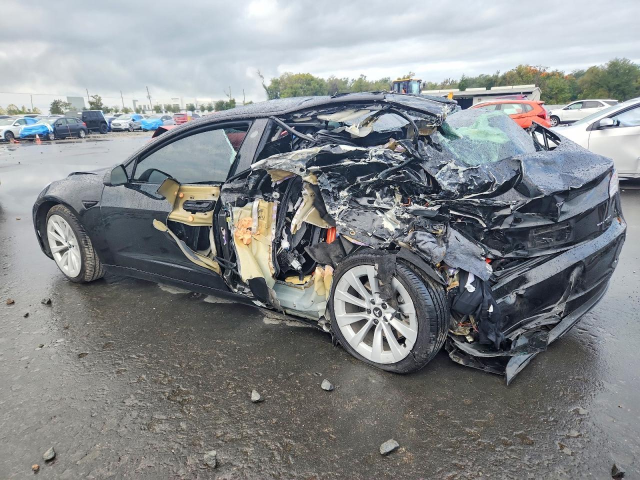 2022 Tesla Model 3 - Image 2