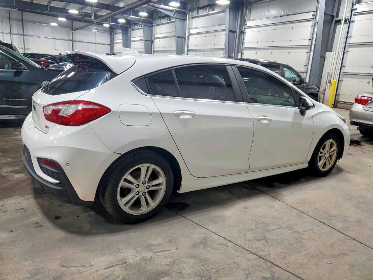 2017 Chevrolet Cruze Lt - Фото 3
