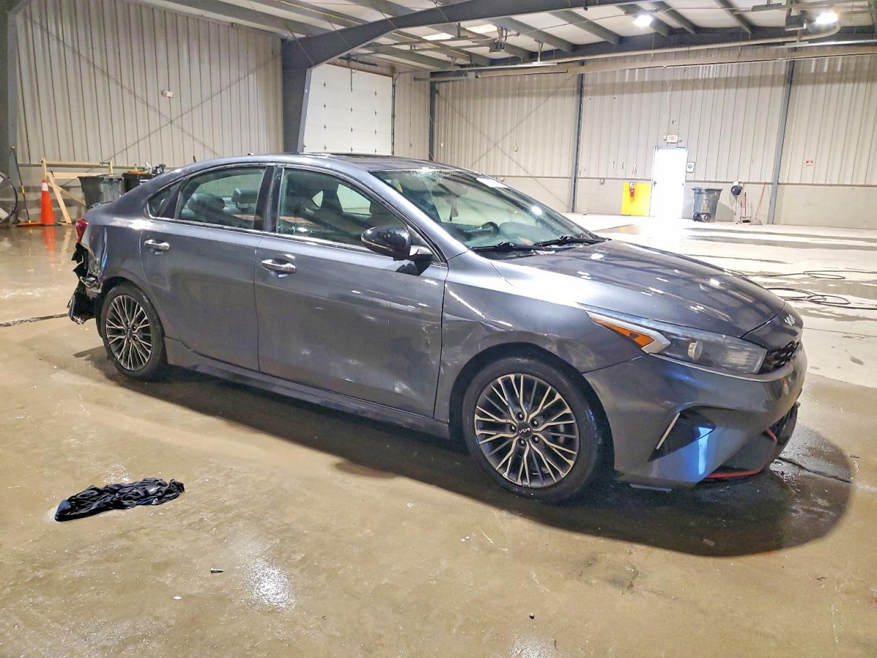 2022 Kia Forte Gt Line - Фото 4