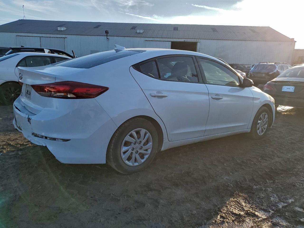 2017 Hyundai Elantra Se - Image 3