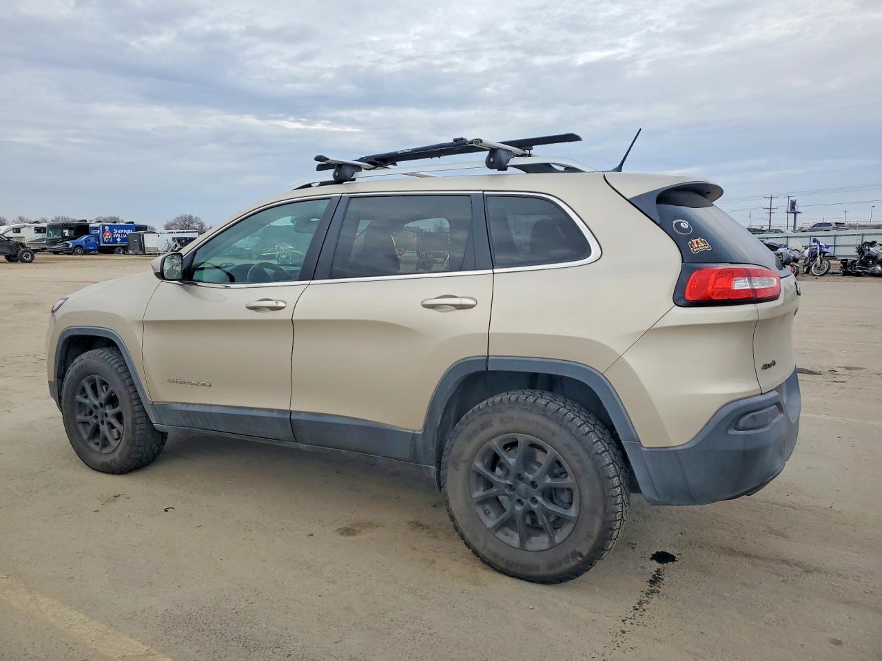 2015 Jeep Cherokee Latitude - Фото 2