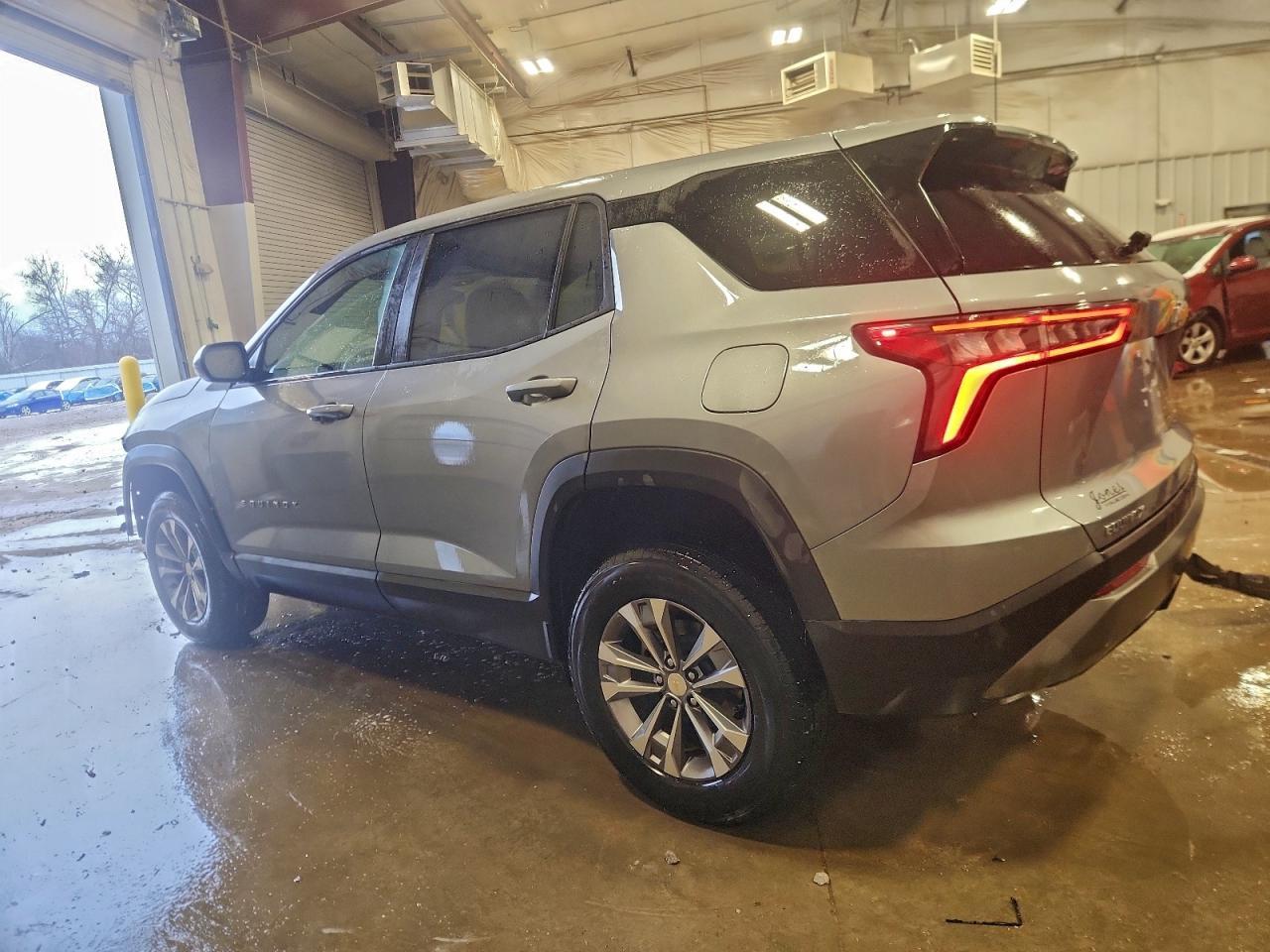 2025 Chevrolet Equinox Lt - Image 2