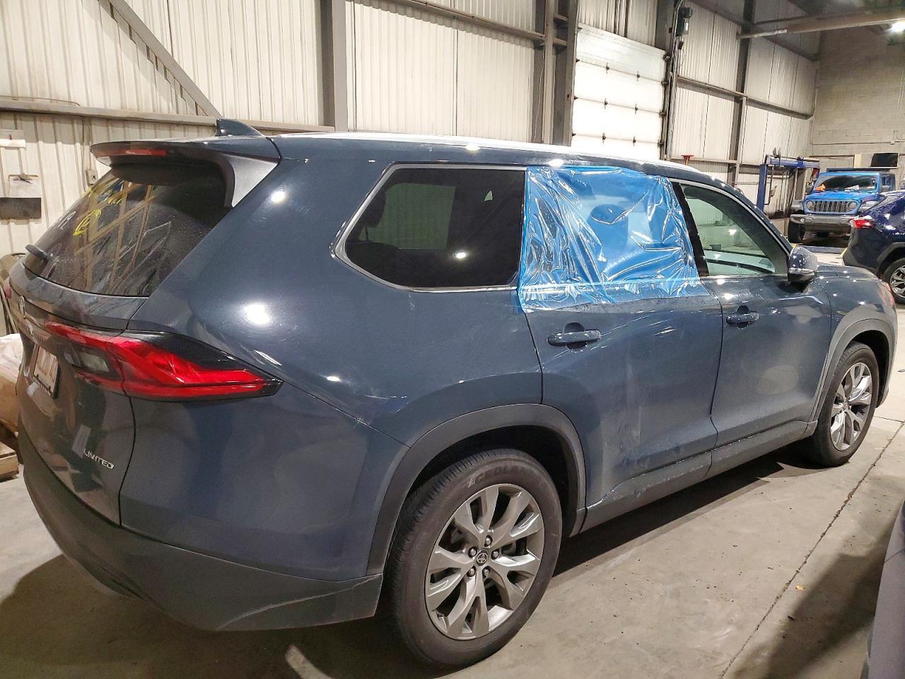 2024 Toyota Grand Highlander Xle - Image 3