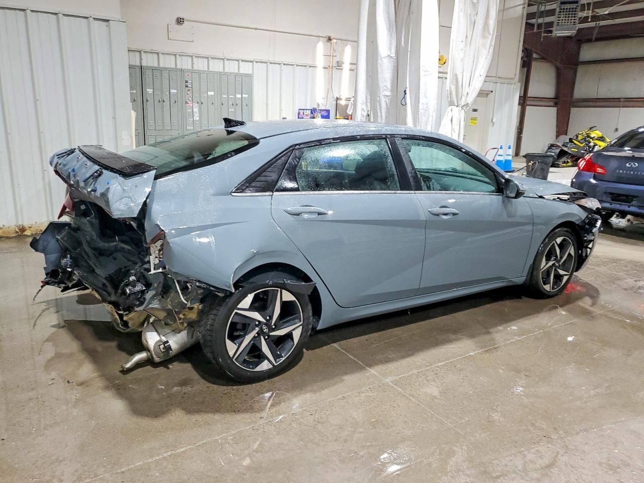 2022 Hyundai Elantra Limited - Фото 3