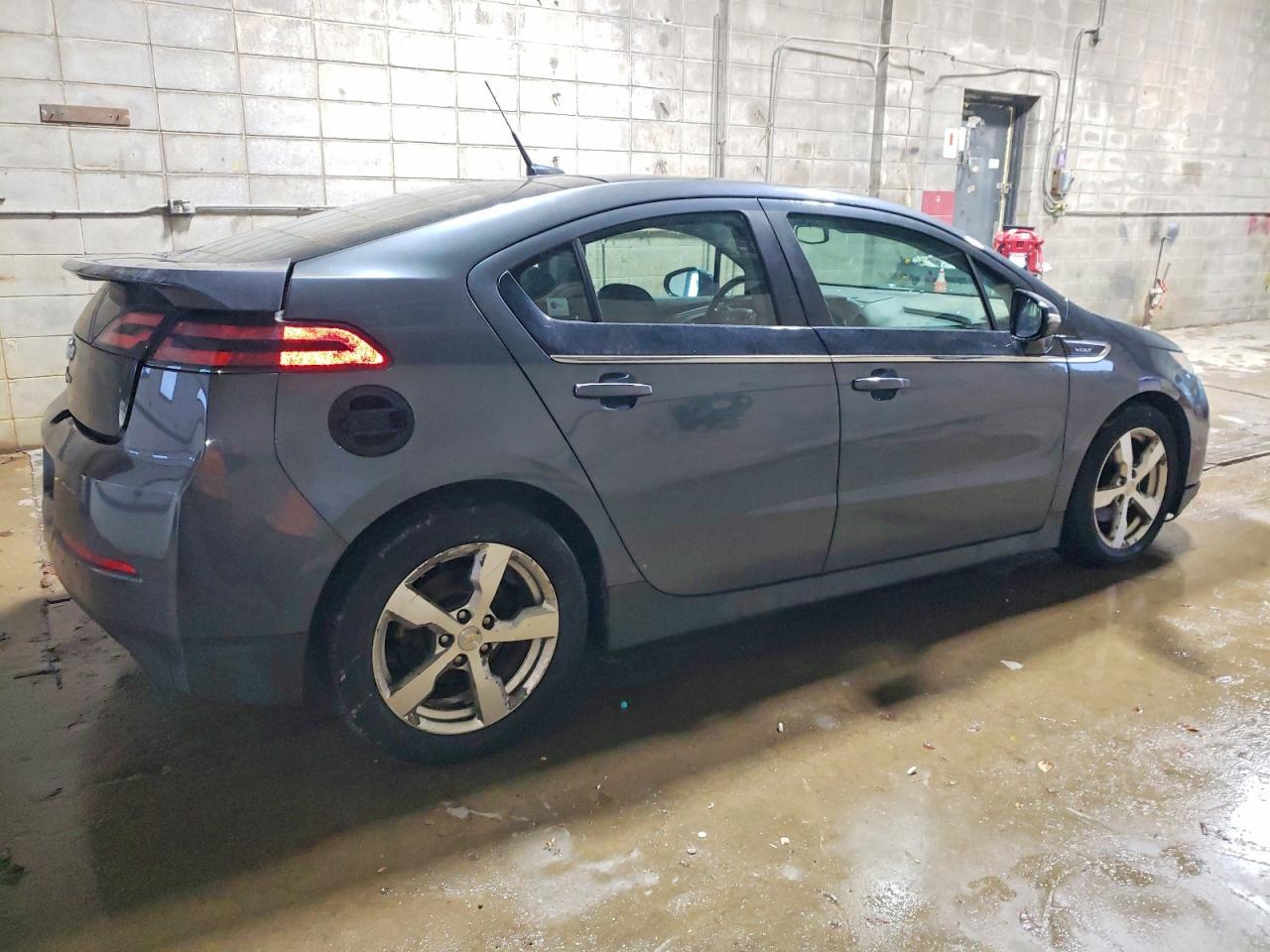 2011 Chev Volt - Image 3