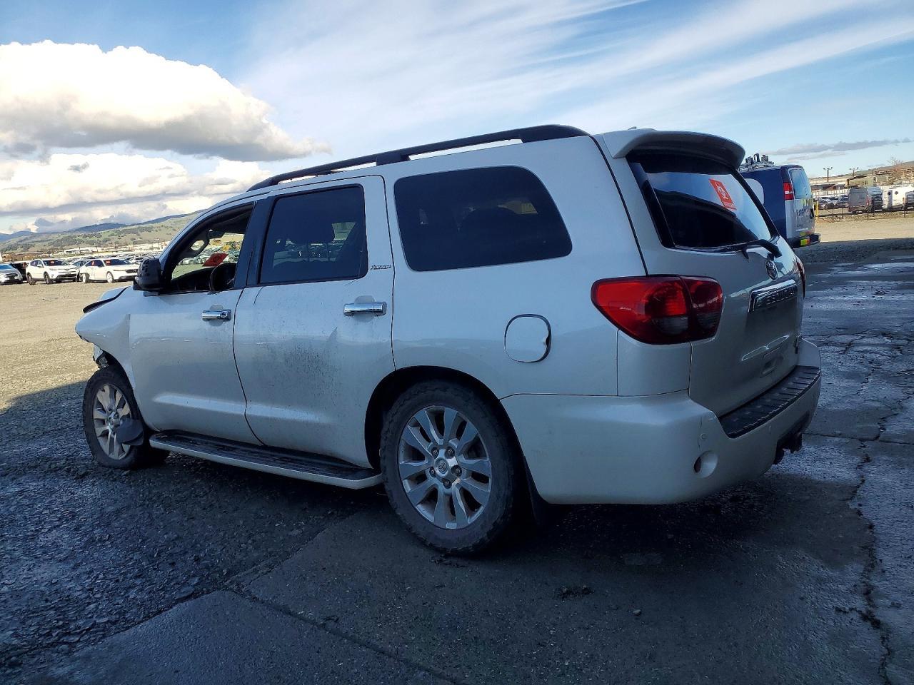 2011 Toyota Sequoia Platinum - Image 2