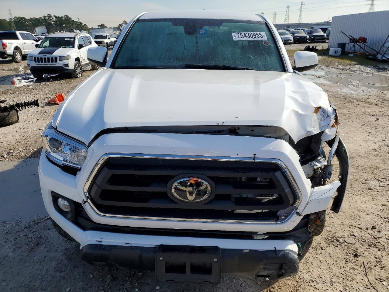 2023 Toyota Tacoma Double Cab - Image 5