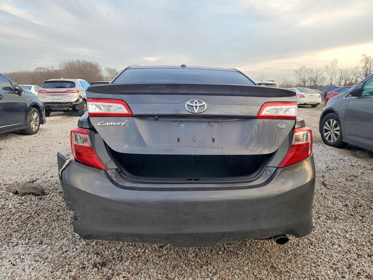 2012 Toyota Camry - Фото 6