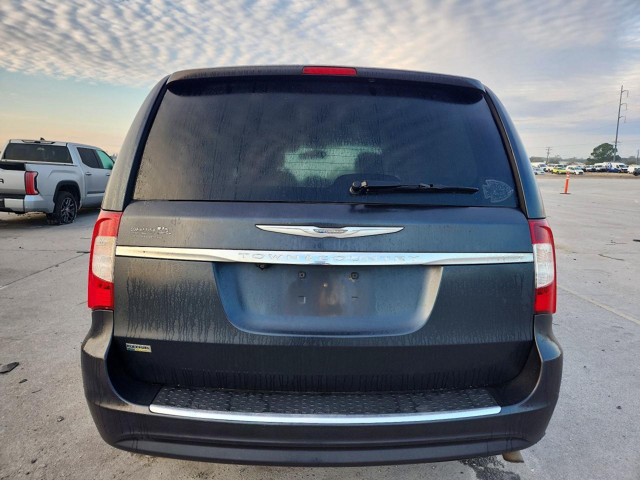 2014 Chrysler Town & Country Touring - Image 6