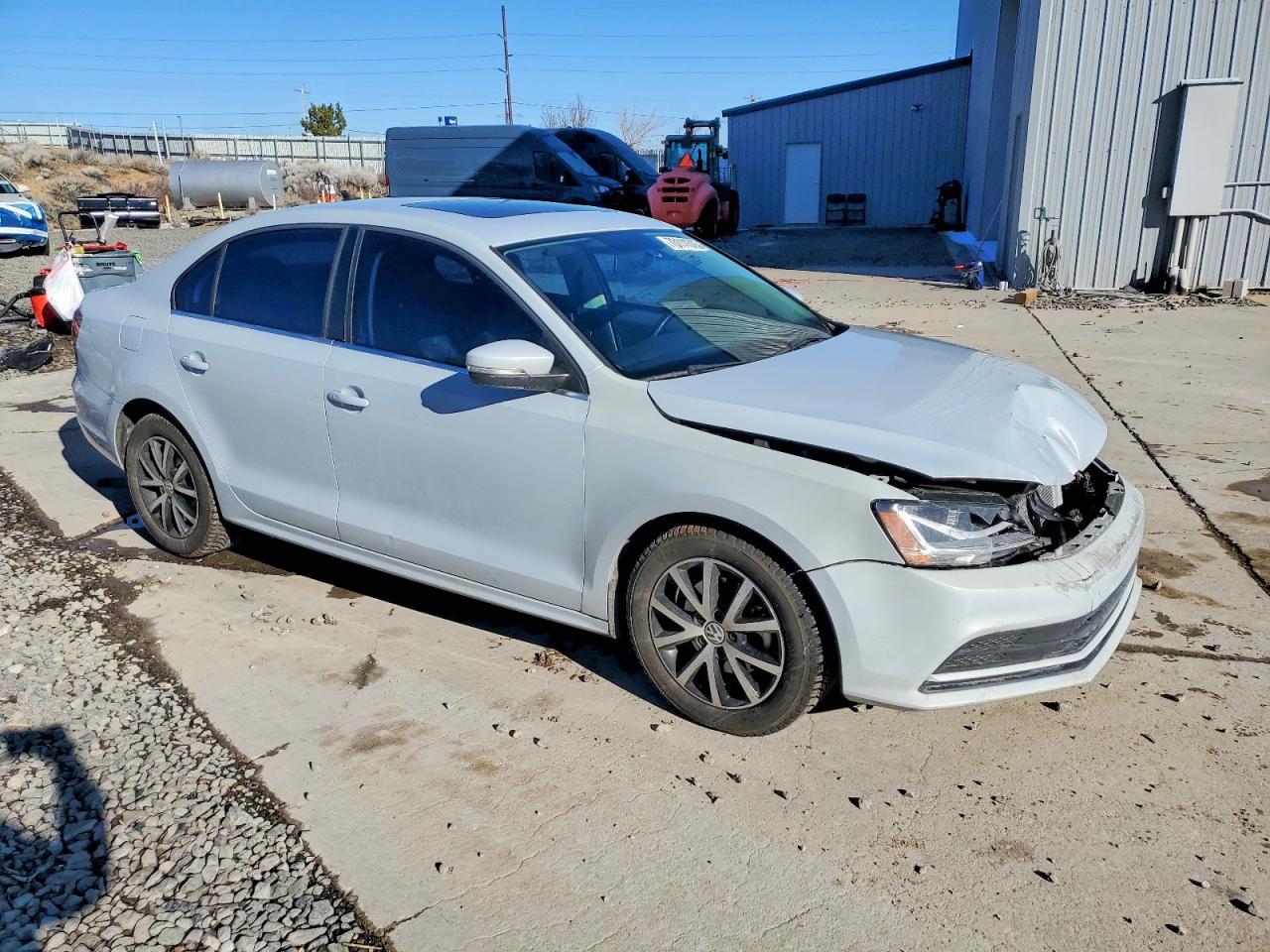 2017 Volkswagen Jetta Se - Фото 4