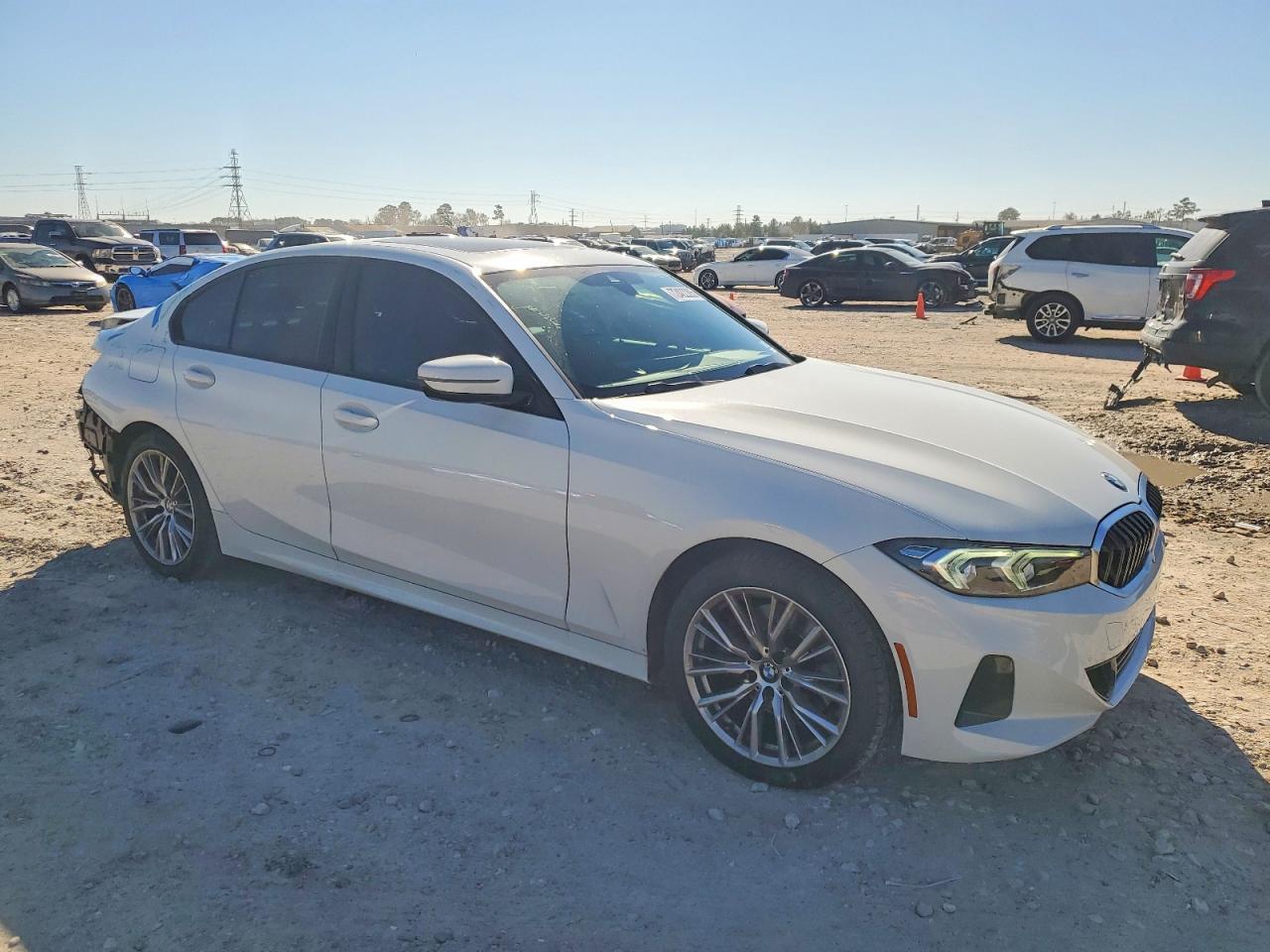 2023 BMW 330I - Фото 4
