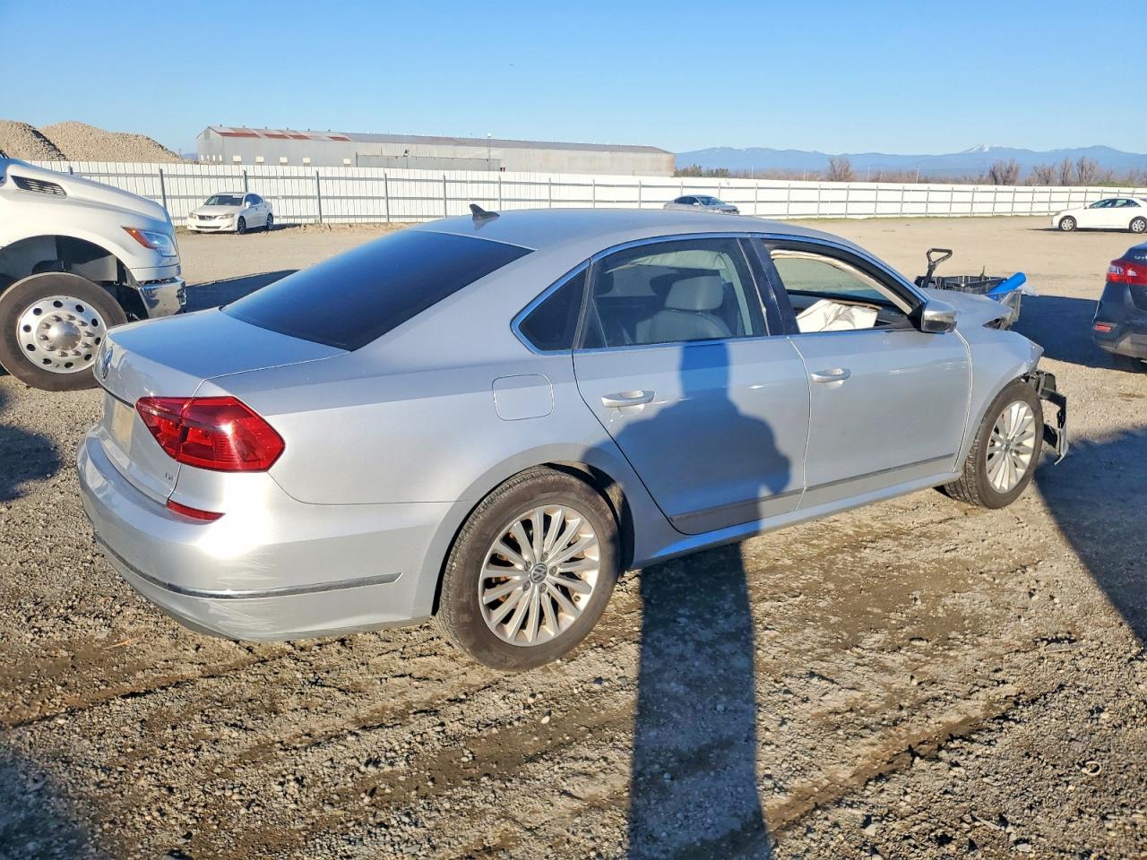 2016 Volkswagen Passat Se - Image 3
