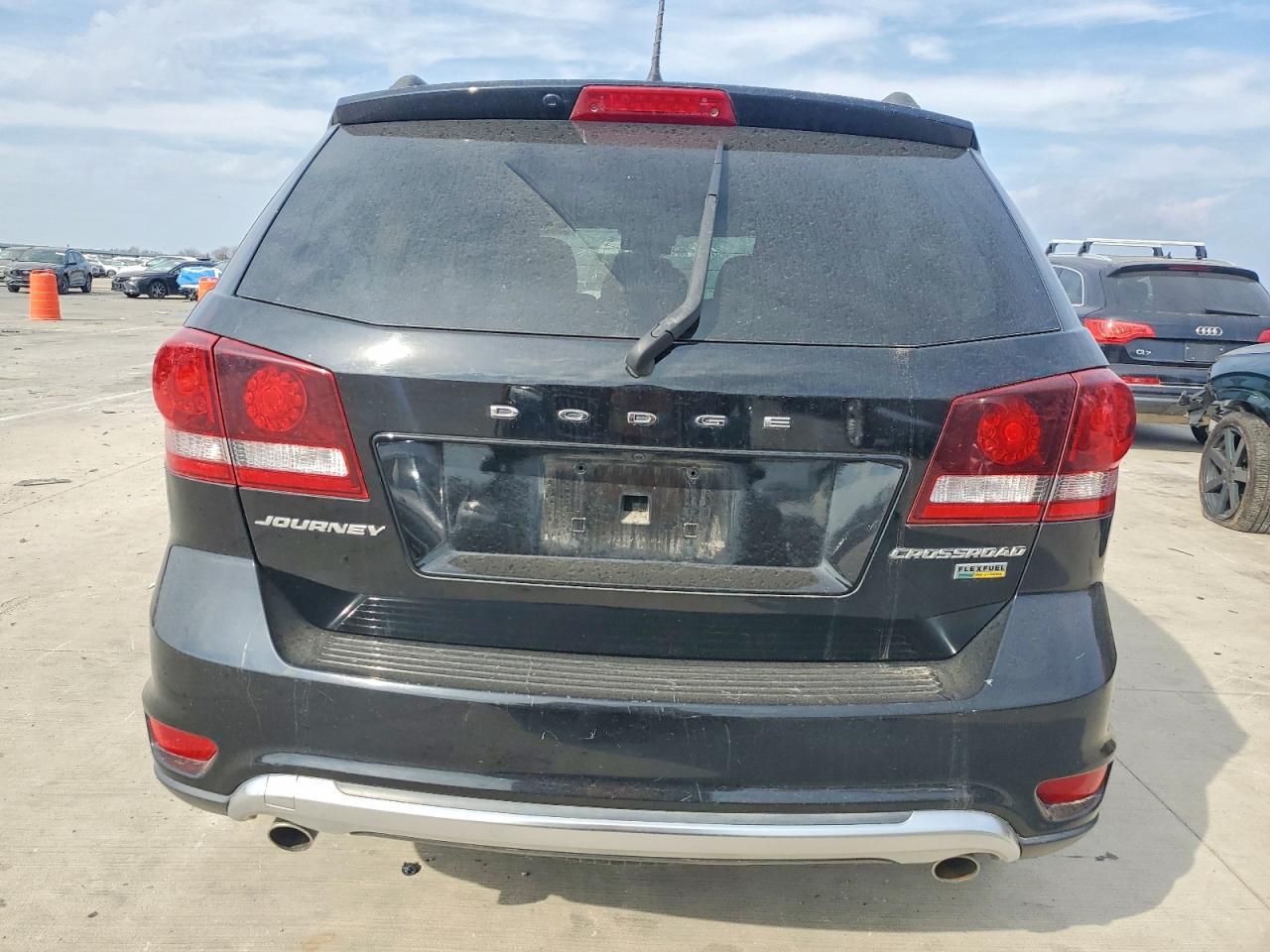 2019 Dodge Journey Crossroad - Image 6