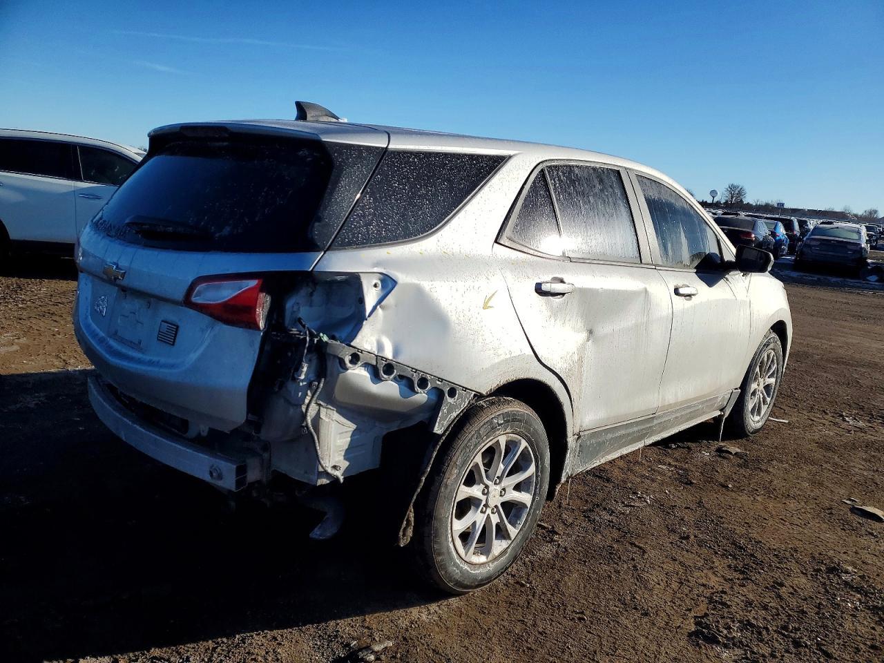 2021 Chevrolet Equinox Ls - Фото 3