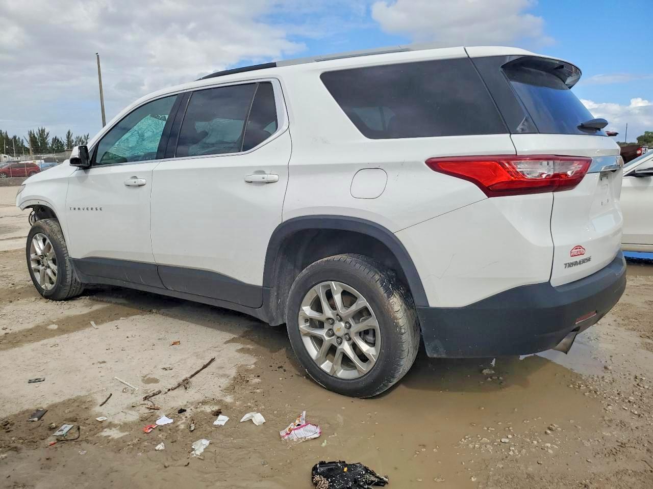 2018 Chevrolet Traverse Lt - Фото 2
