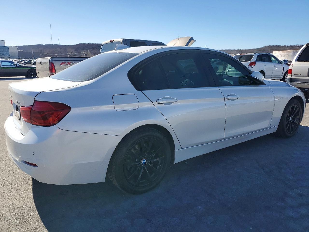 2018 BMW 320 I - Фото 3