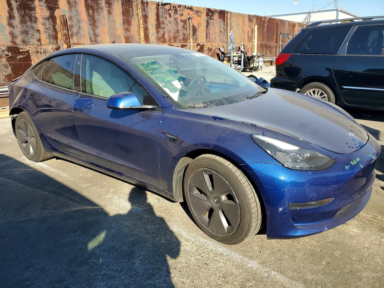 2023 Tesla Model 3 - Image 4