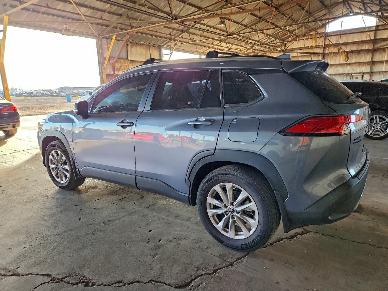 2022 Toyota Corolla Cross Le - Фото 2