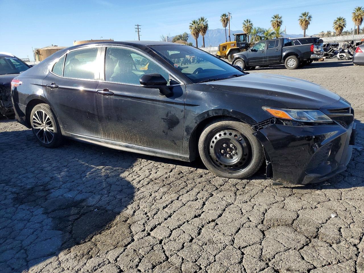 2018 Toyota Camry L - Image 4