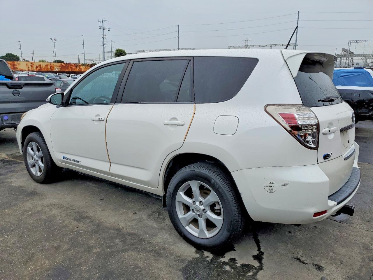 2013 Toyota Rav4 Ev - Фото 2
