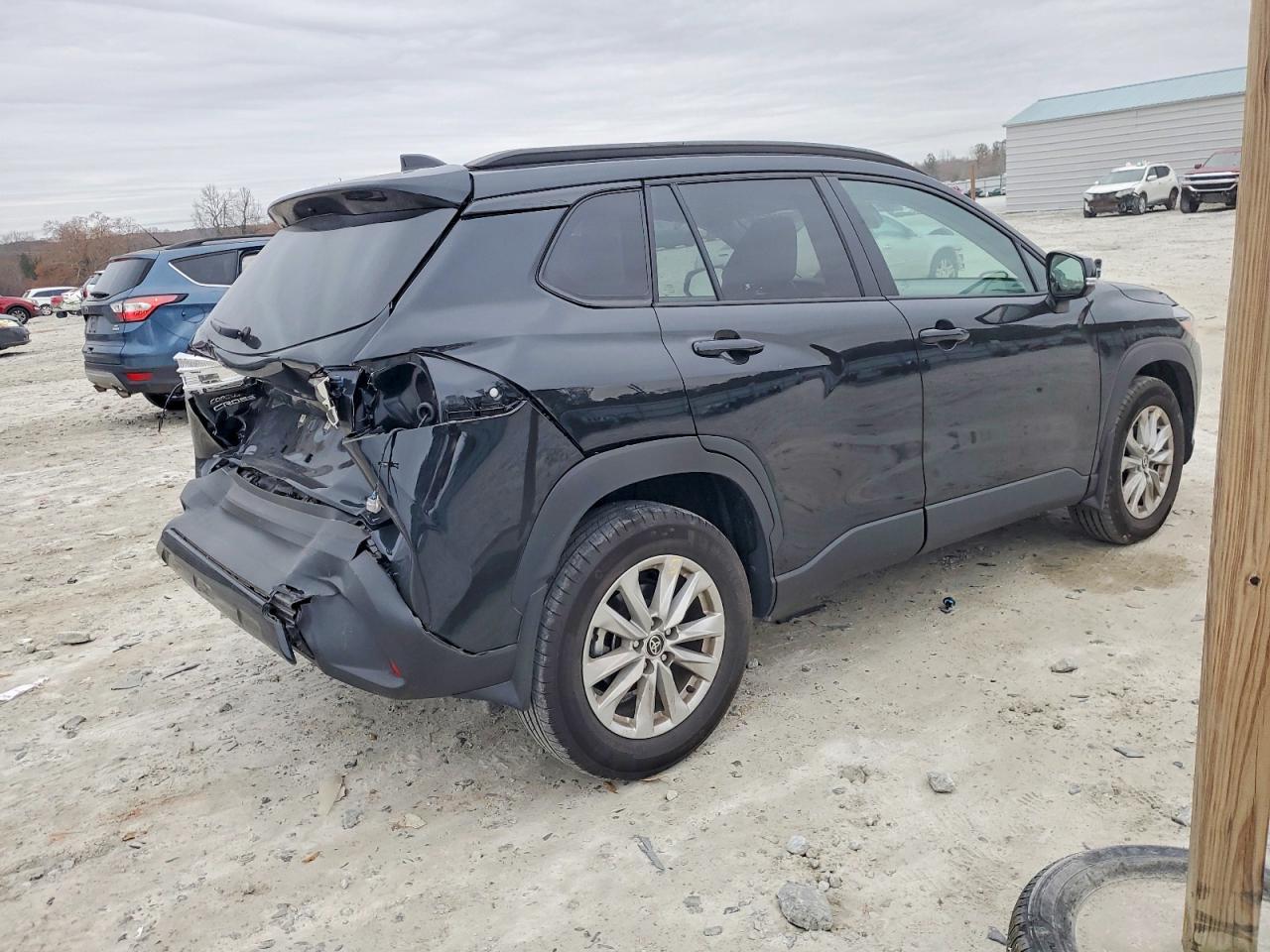 2023 Toyota Corolla Cross Le - Фото 3