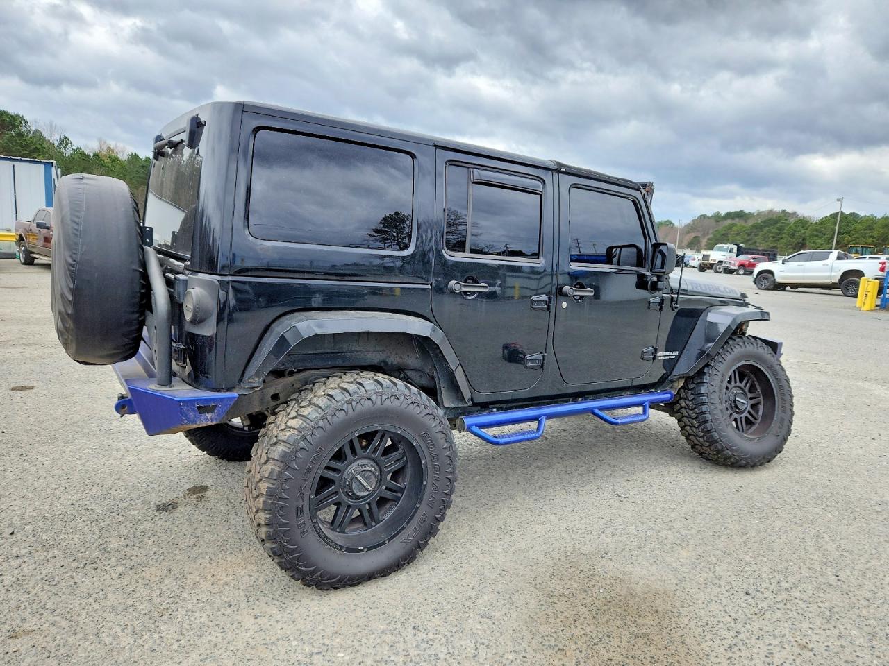 2013 Jeep Wrangler Unlimited Rubicon - Image 3