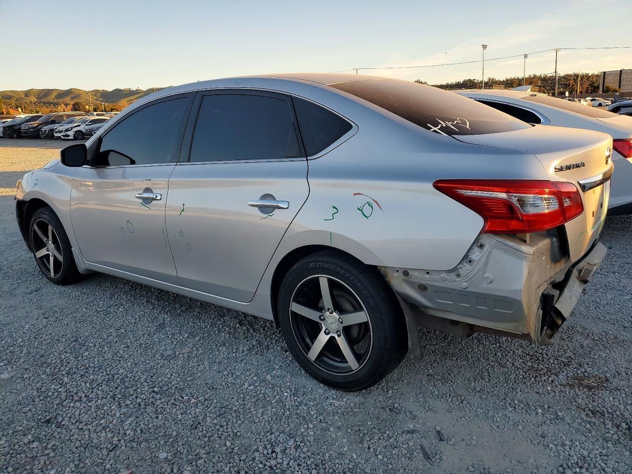 2019 Nissan Sentra S - Фото 2