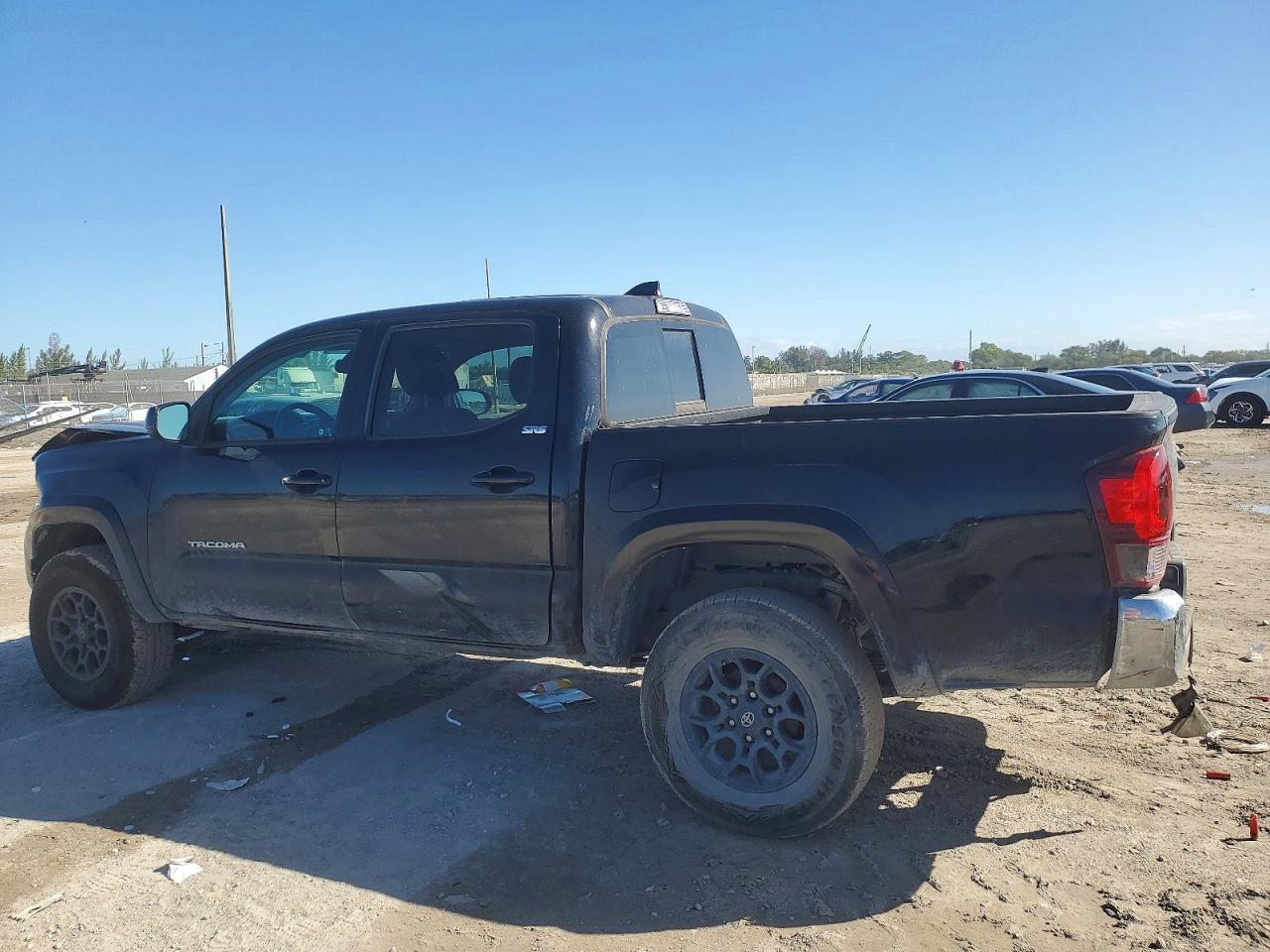 2021 Toyota Tacoma Double Cab - Фото 2