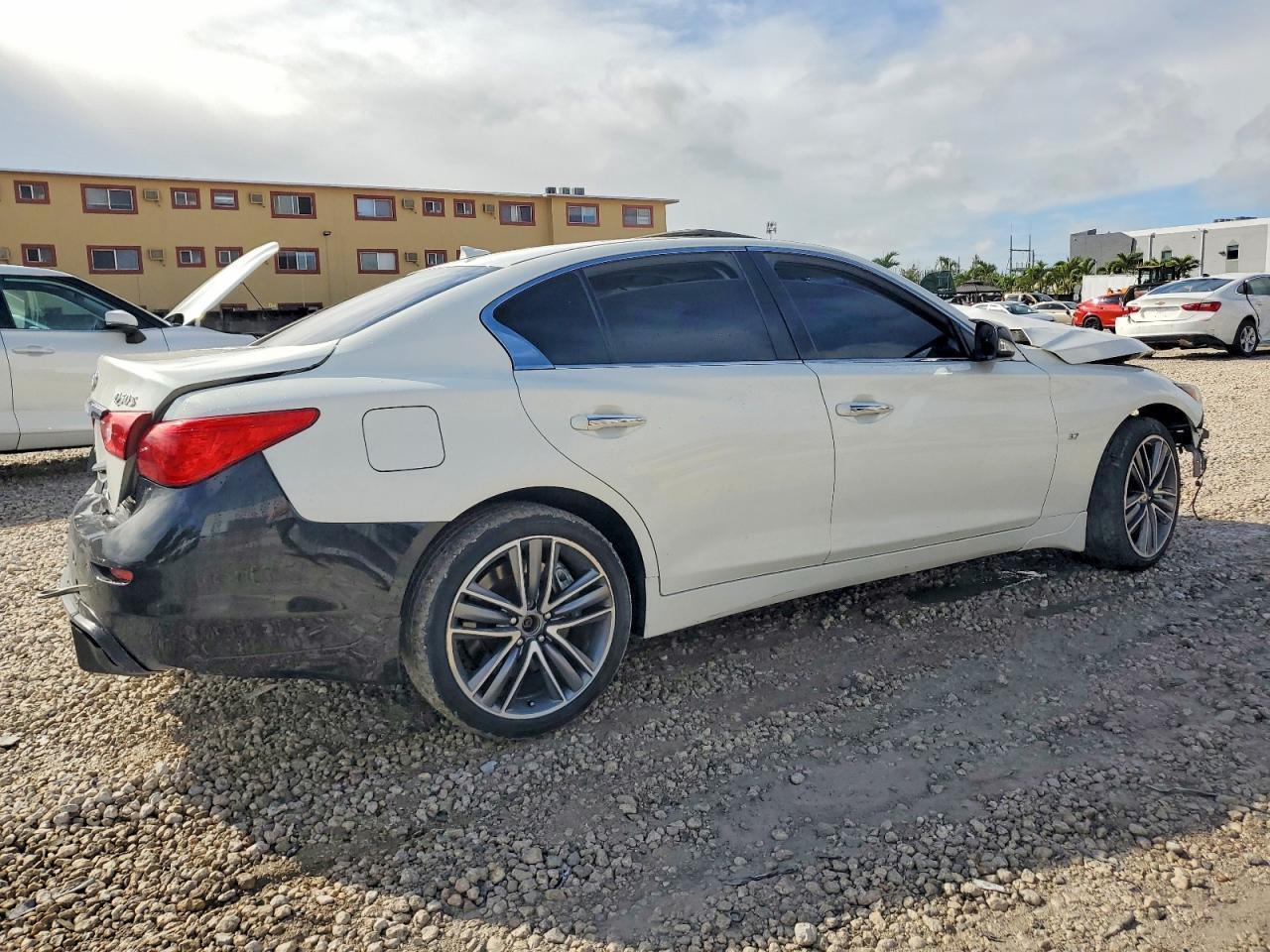 2015 Infiniti Q50 Base - Фото 3