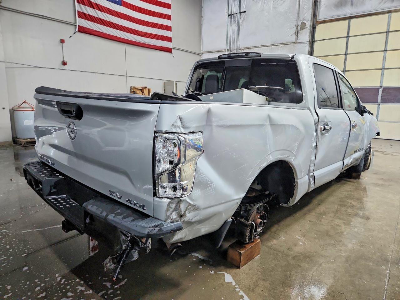 2018 Nissan Titan Sv - Фото 3