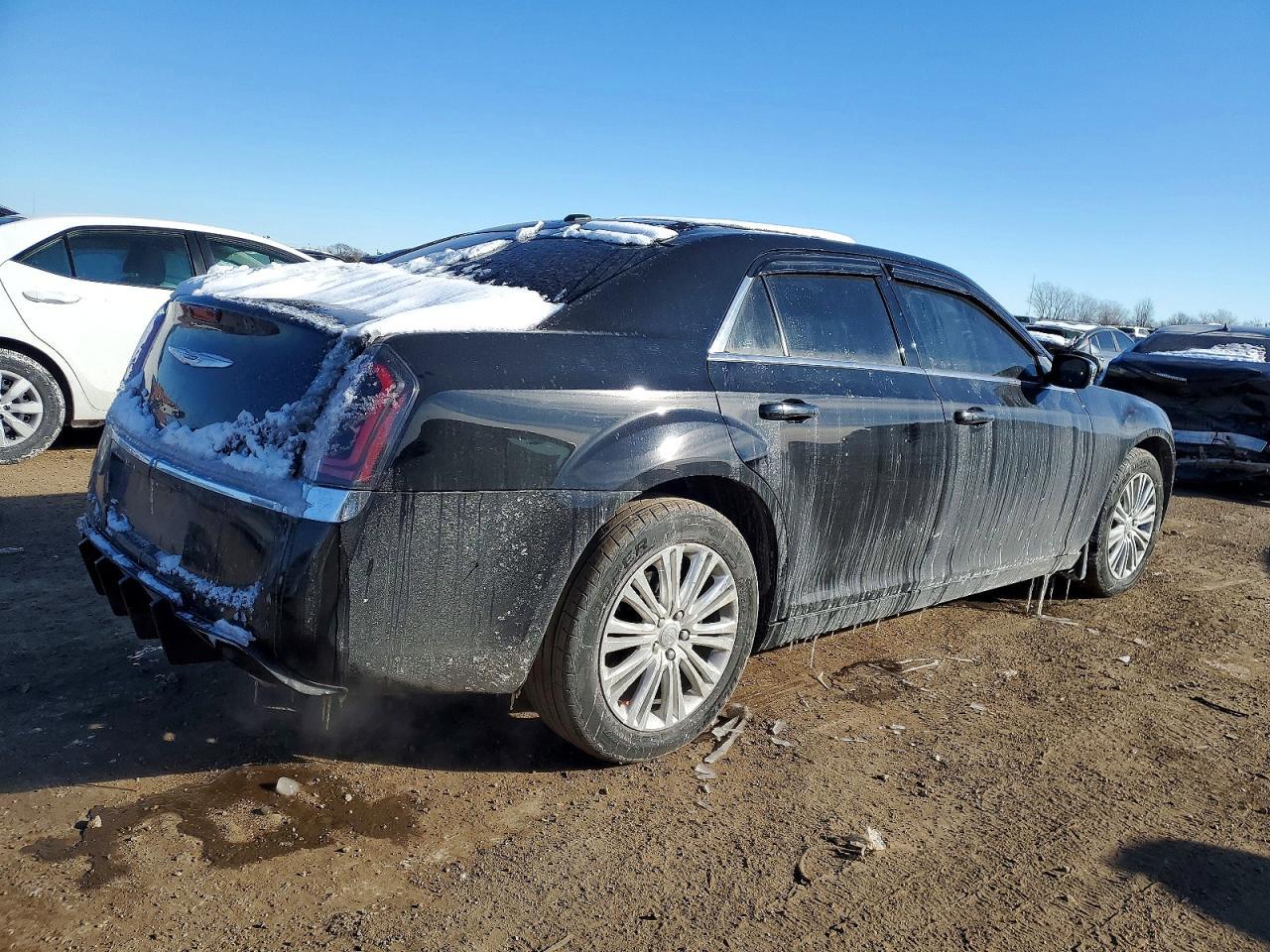 2013 Chrysler 300C - Image 3