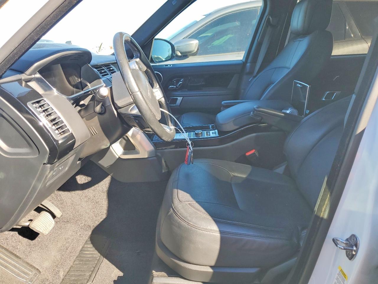 2018 Land Rover Range Rover Supercharged - Image 7