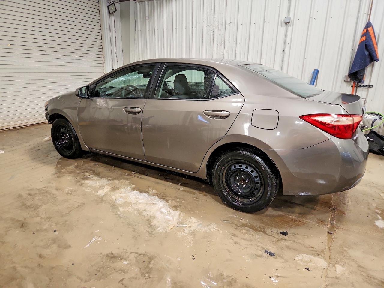 2017 Toyota Corolla L - Фото 2