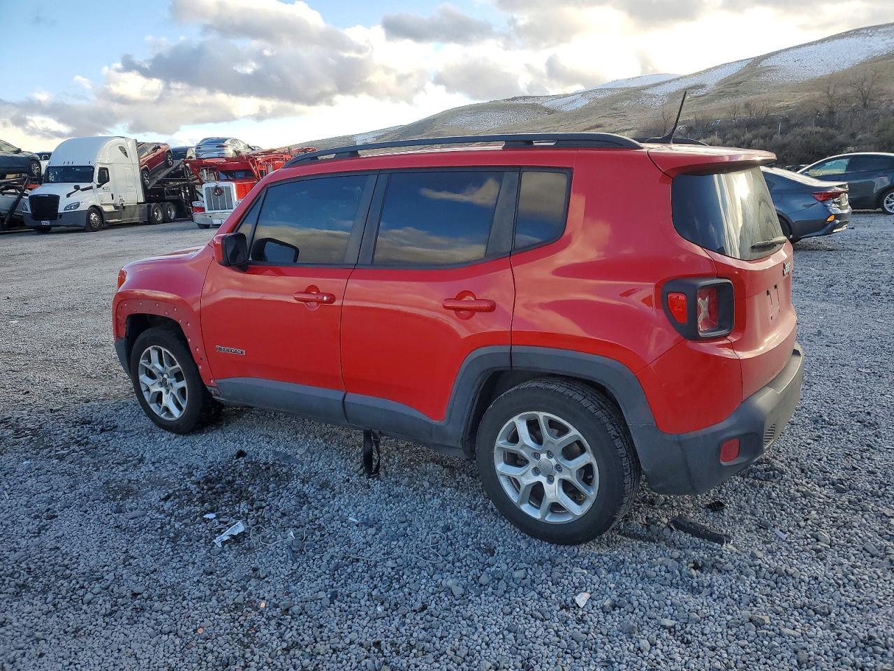 2015 Jeep Renegade Latitude - Image 2