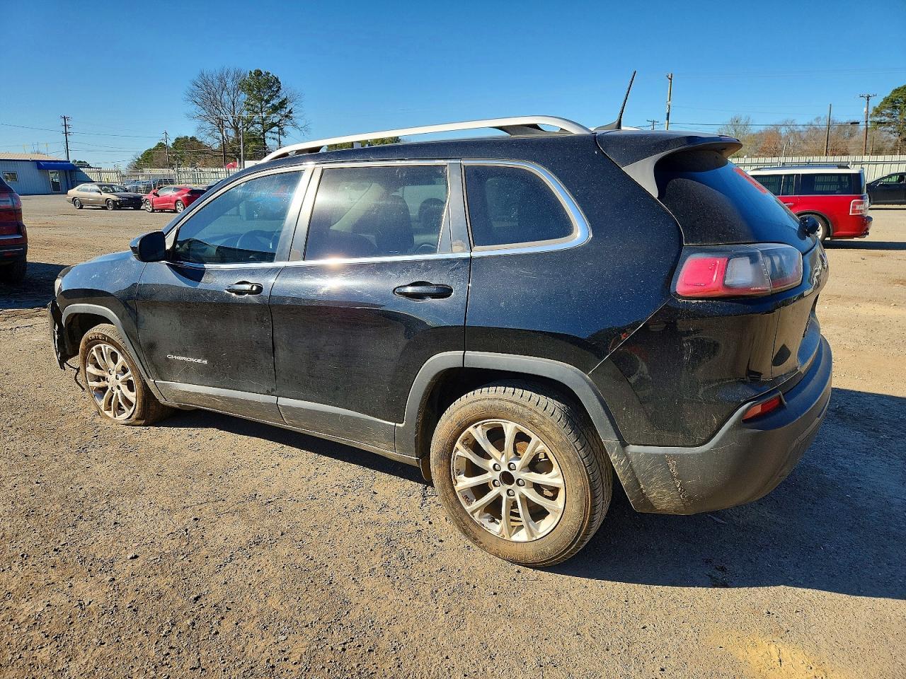2019 Jeep Cherokee Latitude - Image 2