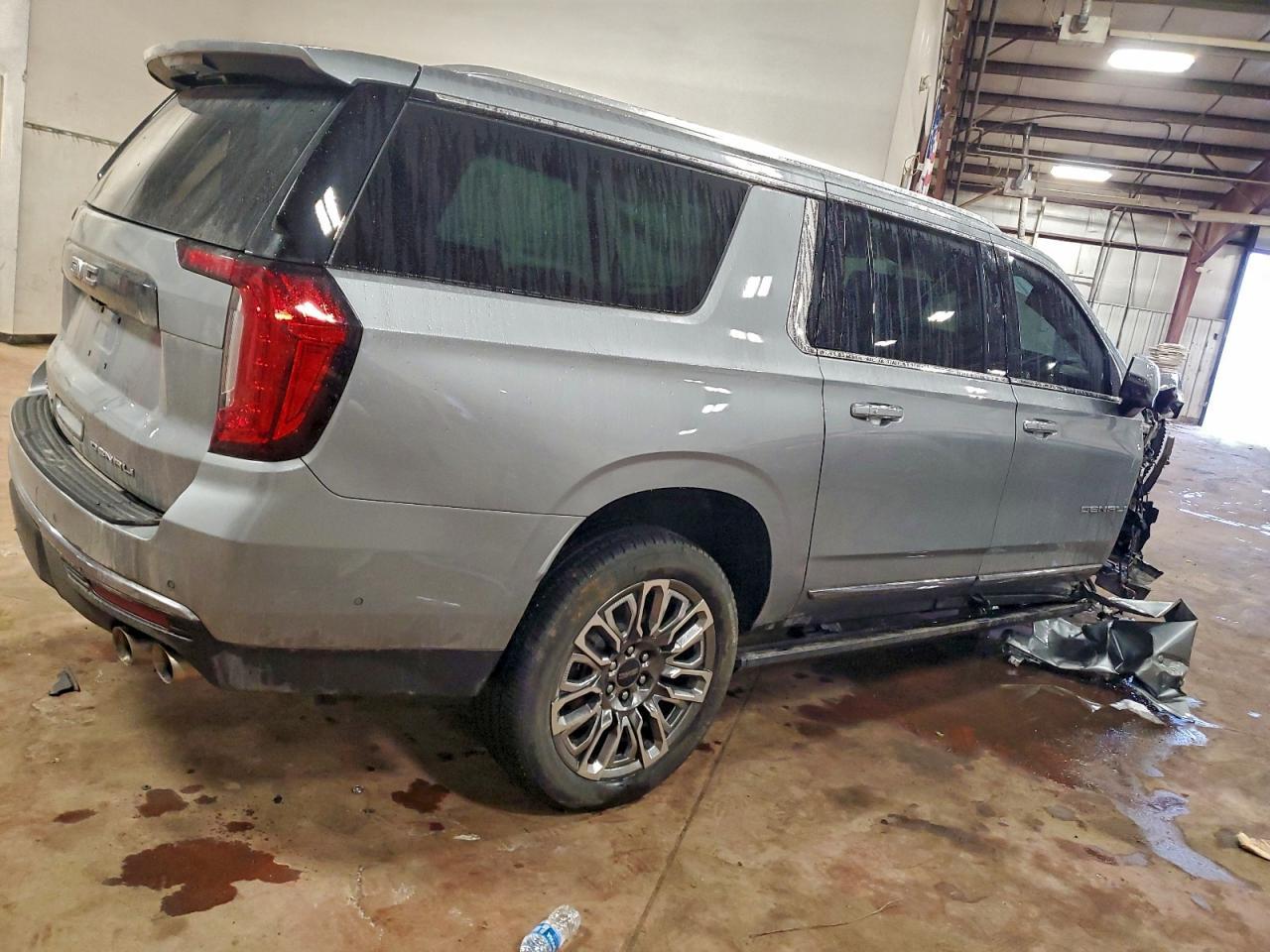 2024 GMC Yukon Xl Denali Ultimate - Фото 3