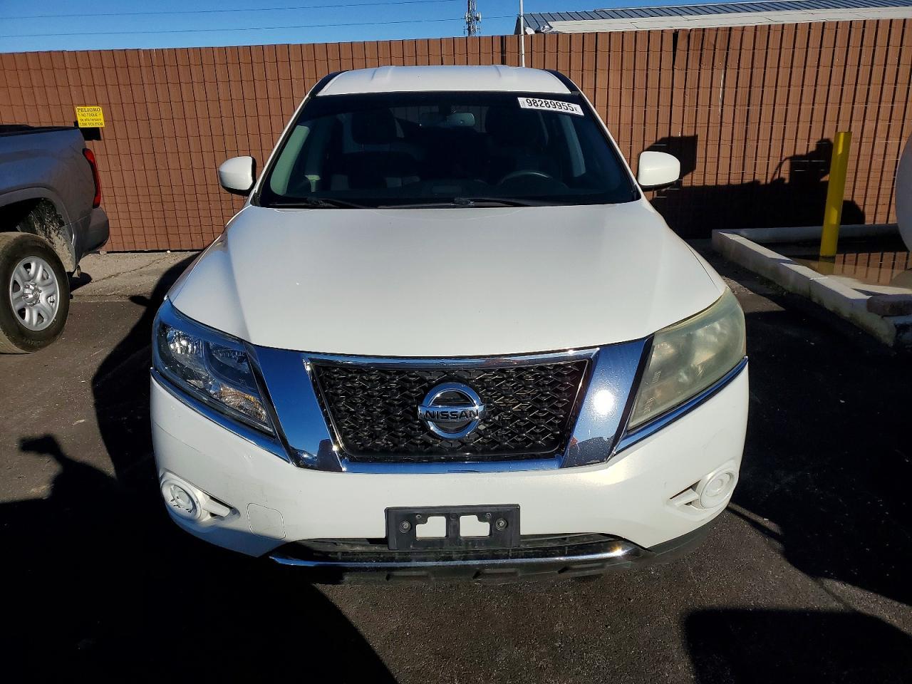 2014 Nissan Pathfinder S - Image 5