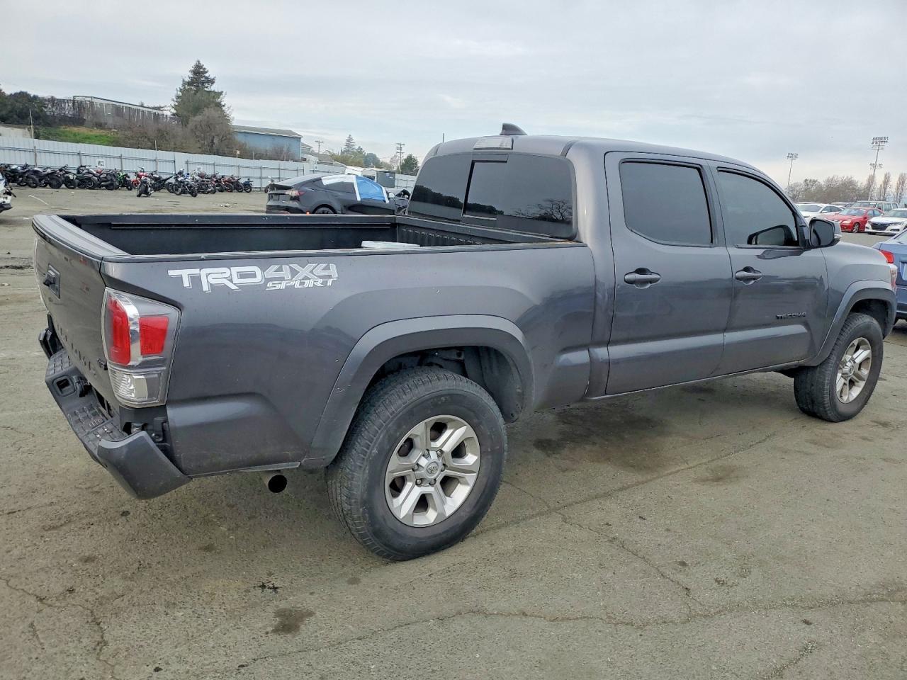 2023 Toyota Tacoma Double Cab - Image 3