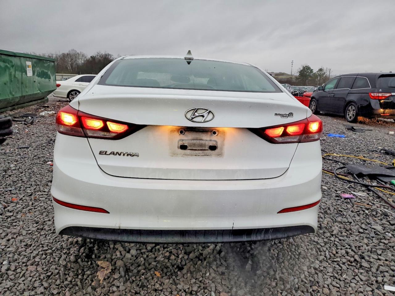 2017 Hyundai Elantra Se - Фото 6