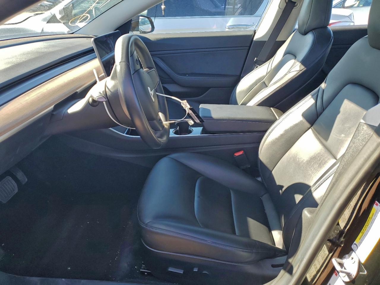 2018 Tesla Model 3 - Image 7