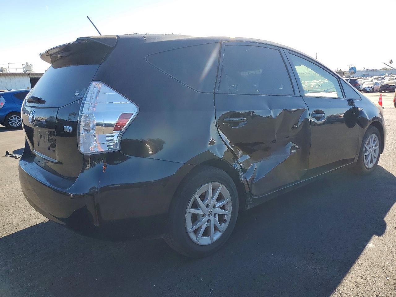 2012 Toyota Prius V - Фото 3