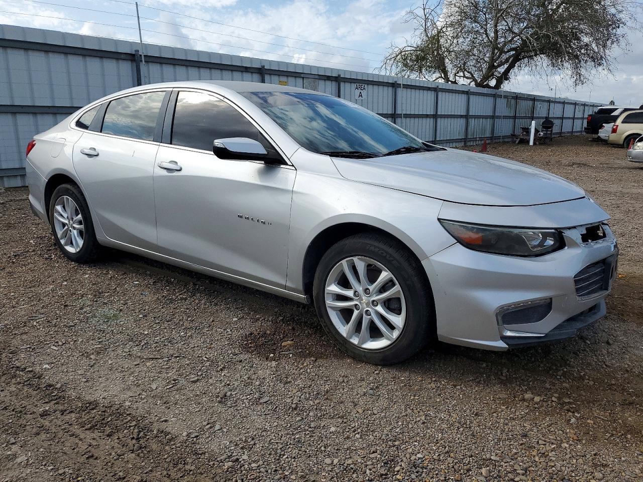 2017 Chevrolet Malibu Lt - Image 4