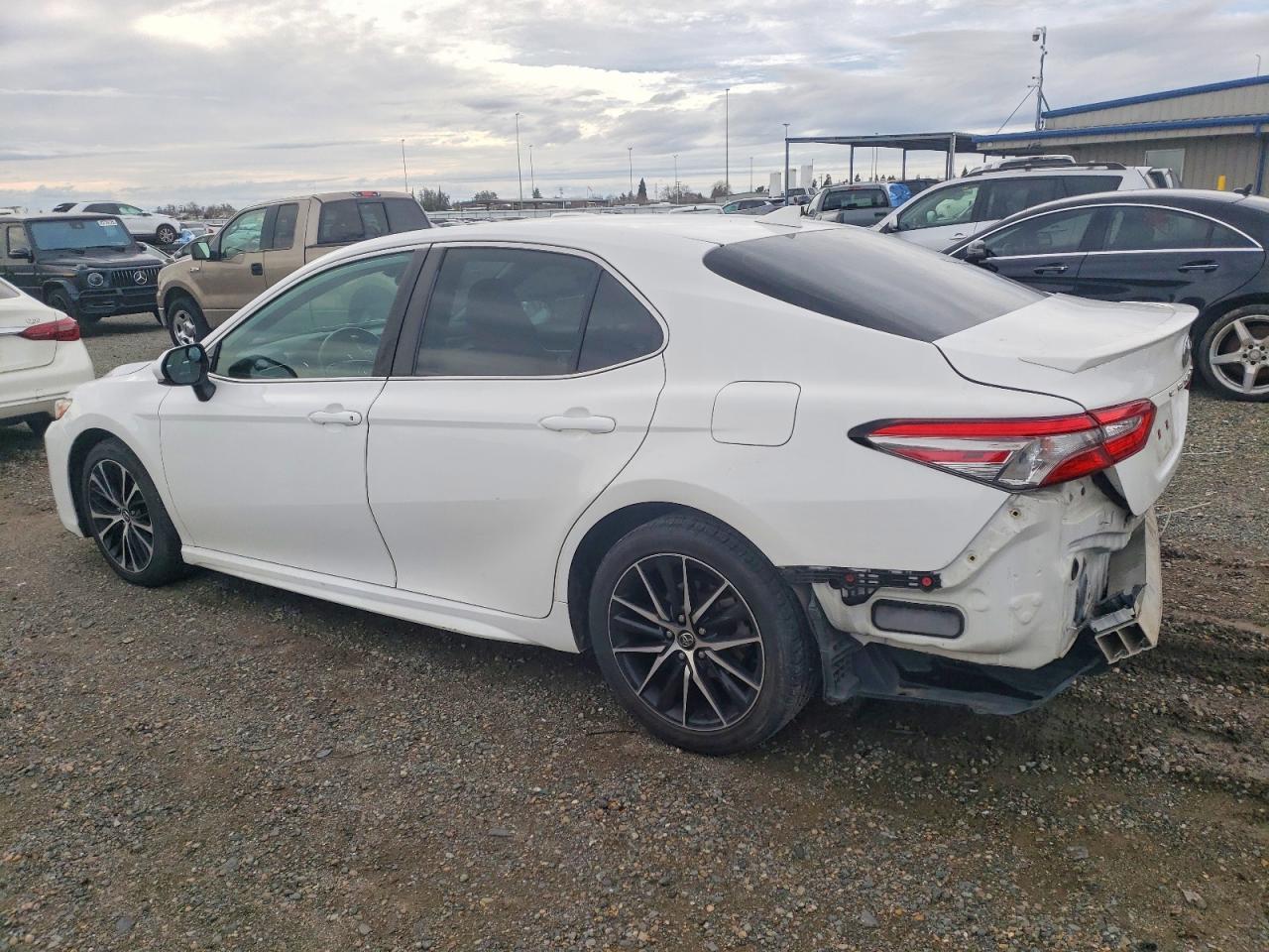 2019 Toyota Camry L - Image 2