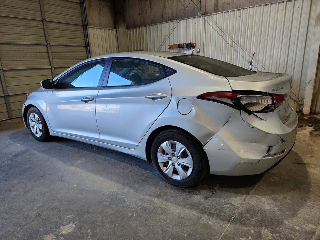 2016 Hyundai Elantra Se - Фото 2