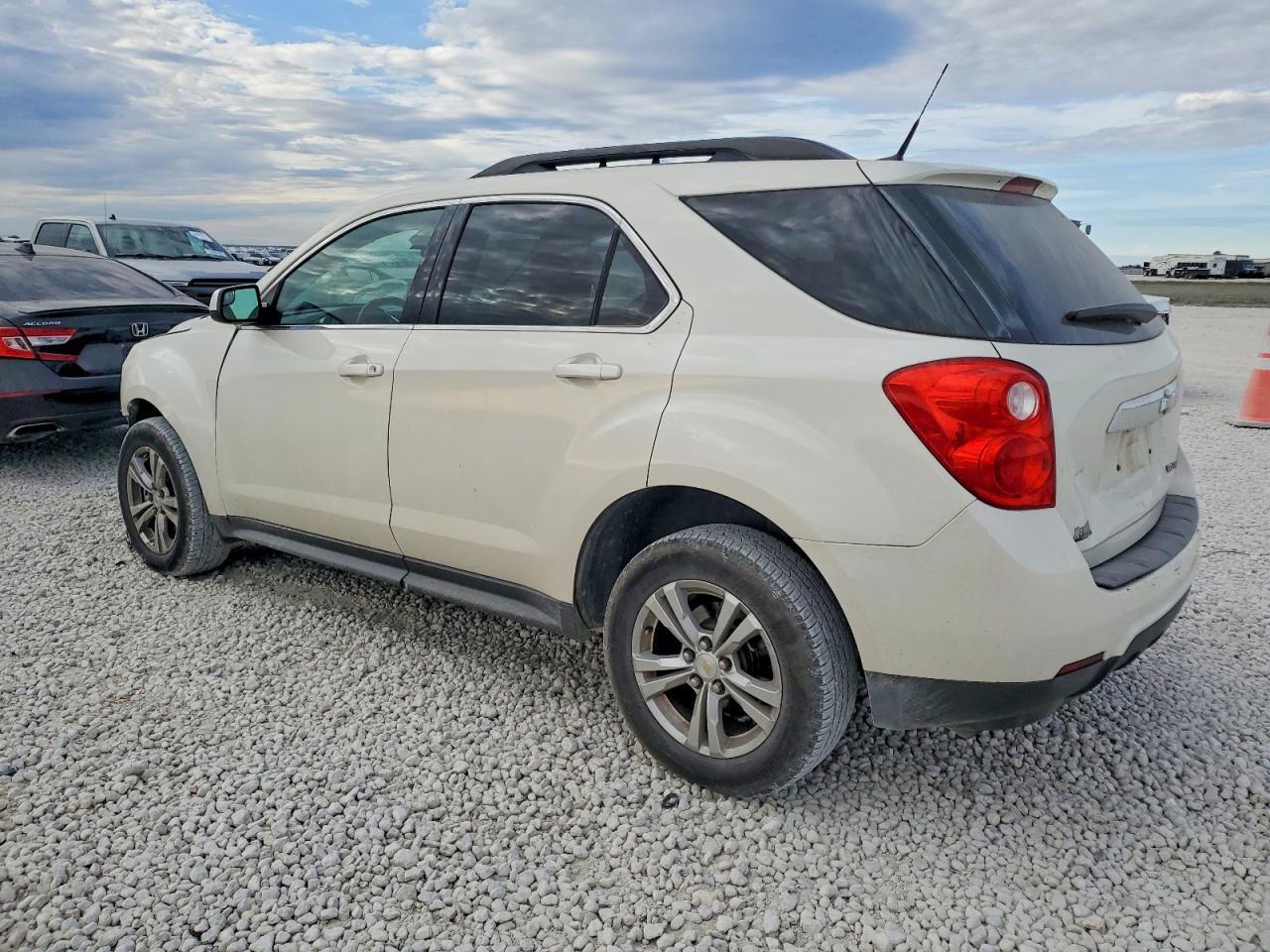 2013 Chevrolet Equinox Lt - Image 2