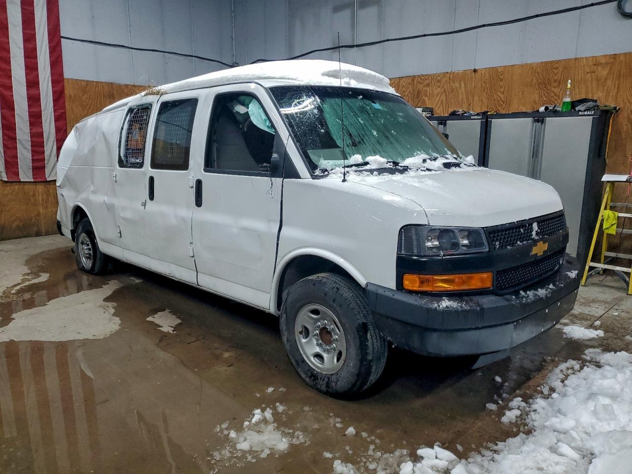 2023 Chevrolet Express G3500 Delivery Van - Фото 4