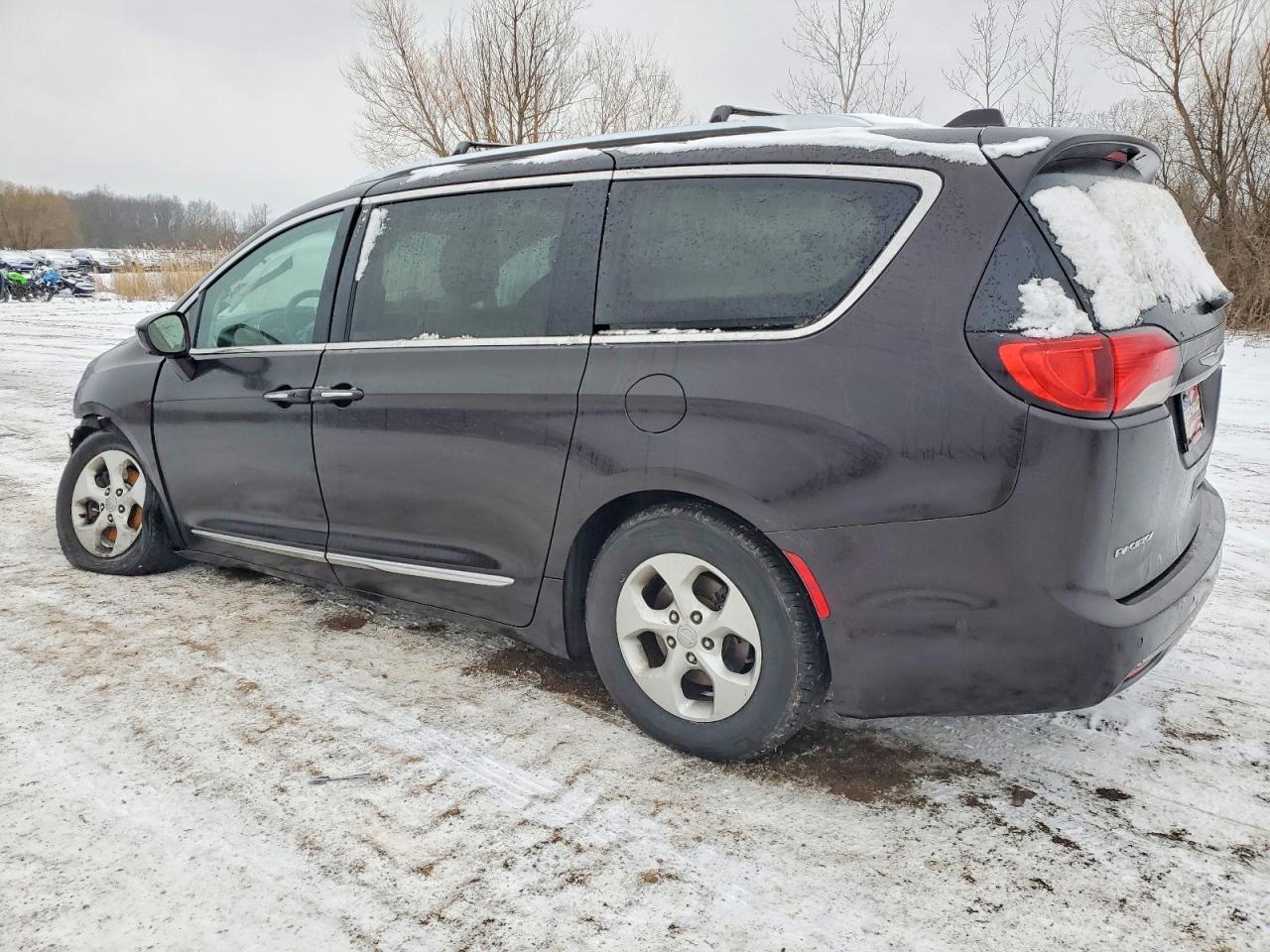 2017 Chrysler Pacifica Touring L Plus - Image 2