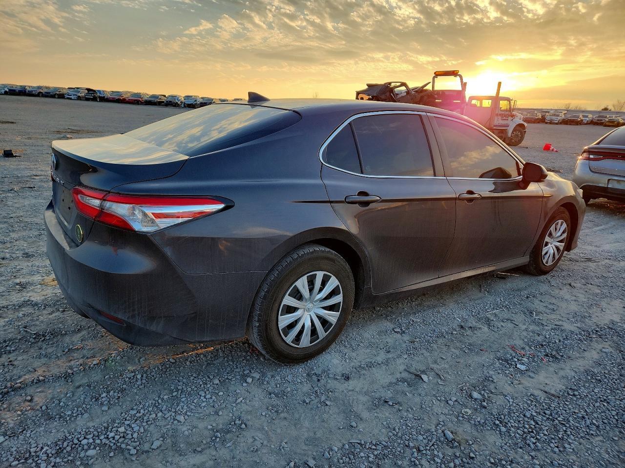 2019 Toyota Camry Le - Image 3