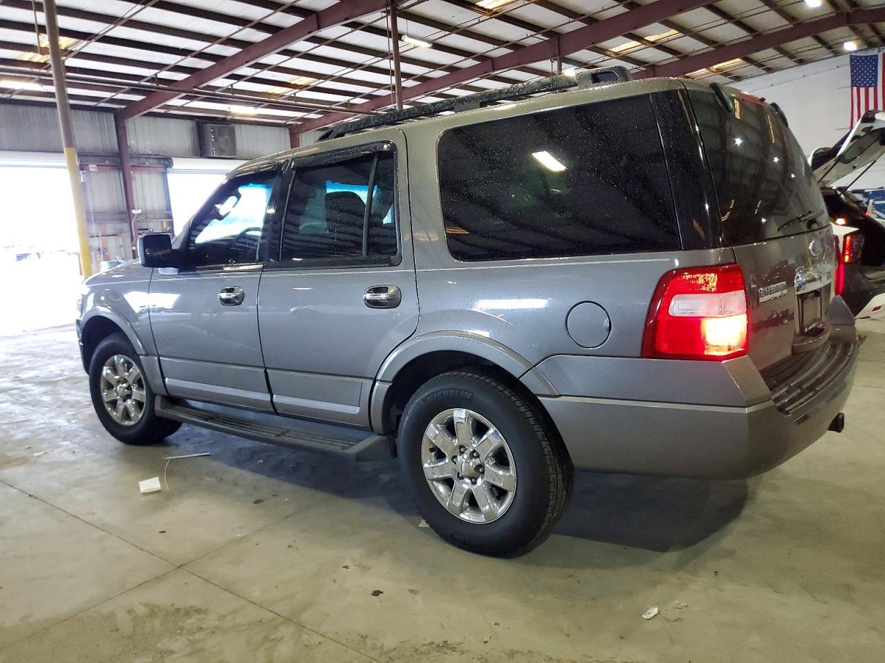 2011 Ford Expedition Xlt - Фото 2